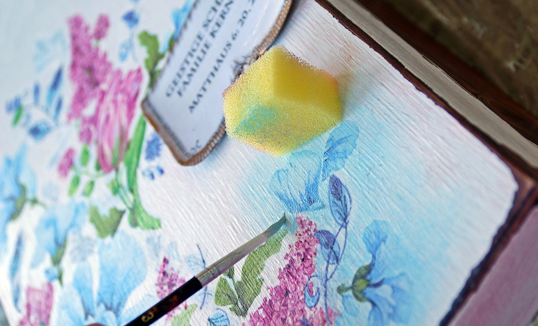 decoupage romantyczne  skrzynia